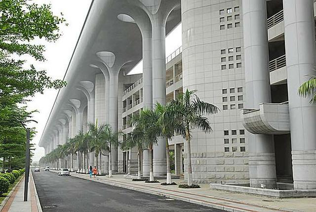 二、本校、分校和校區(qū)有何區(qū)別？畢業(yè)證一樣嗎？——50個填報技巧